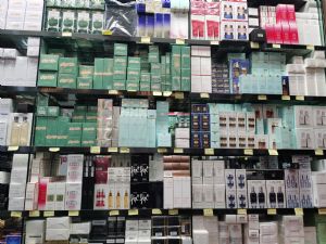 化妆品货源批发网 主营全球进口化妆品 香水 口红