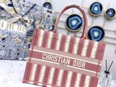 Dior幻影粉tote刺绣包无敌百搭款，精湛工艺手袋包！