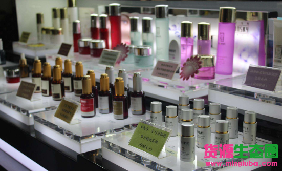 化妆品货源批发平台分享，开个化妆品店如何进货？
